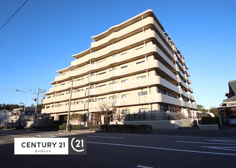 4LDK apartment in Nishi Ward, Niigata - Photo 1