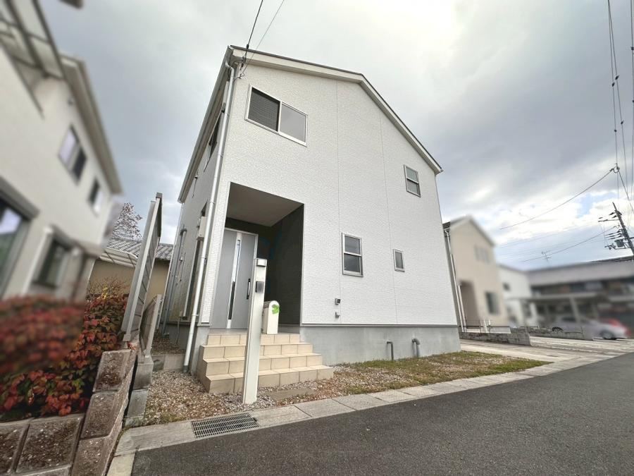 Renovated 4LDK House with Parking in Furuichi, Nara - Photo 1