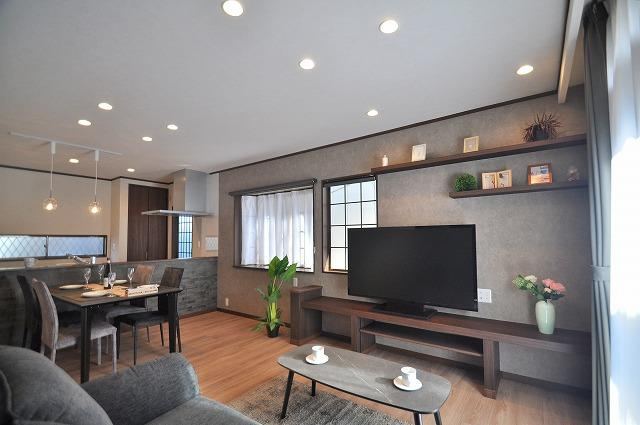 Renovated 5LDK Home Near Kawama Station, Noda - Photo 1