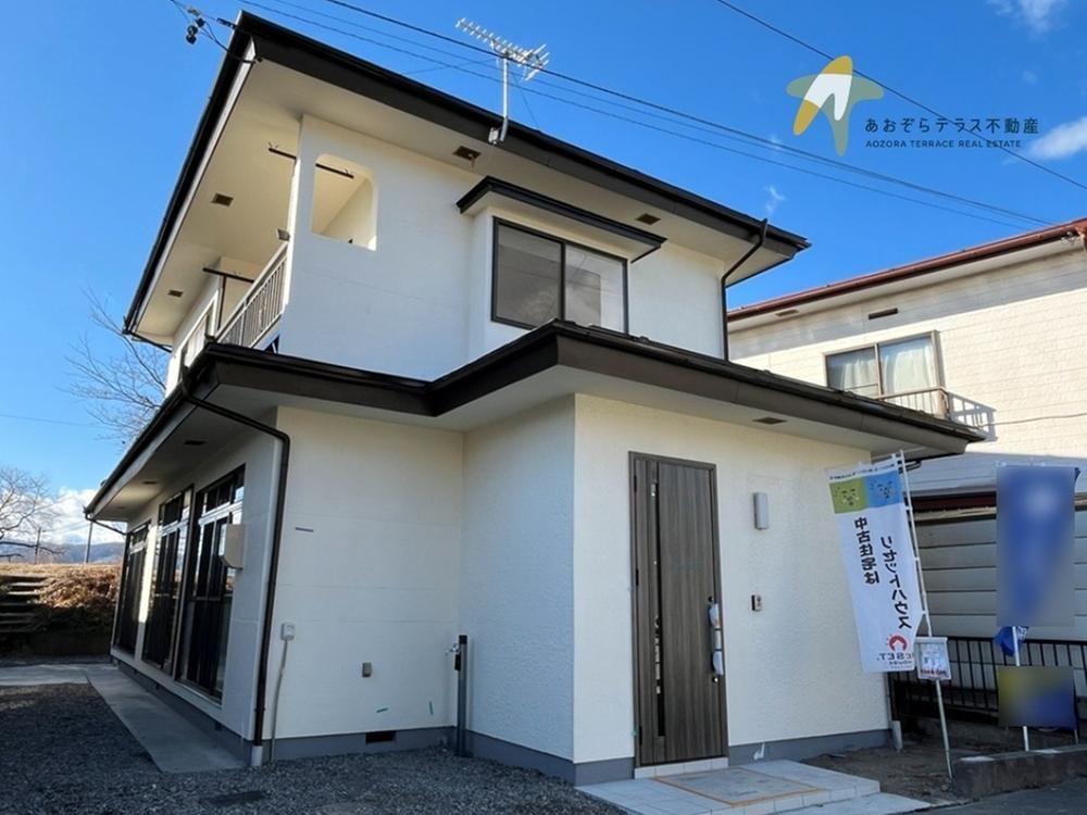 Family-Friendly 3LDK Home with Modern Kitchen in Okaya - Photo 1