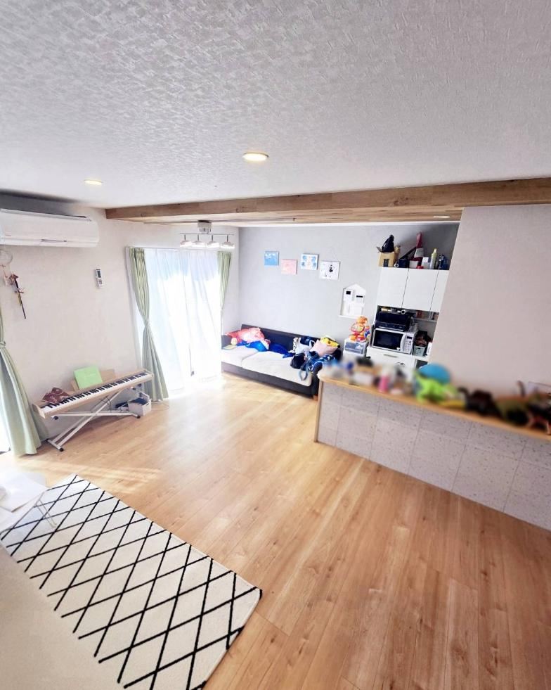 Modern 3LDK Home with Garden Near Oiwake Station - Photo 1