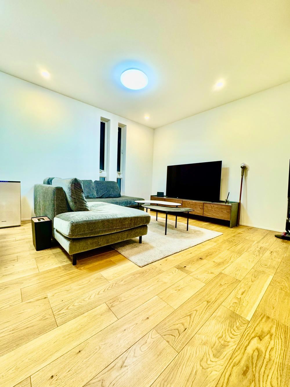 Designer 3LDK House with Large Garage in Ueno Area - Photo 1