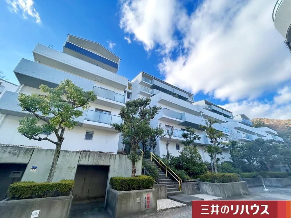 3LDK apartment in Ashiya, Hyogo - Photo 1