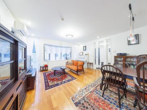 Spacious Living with Great Sunlight in Setagaya - Photo 1