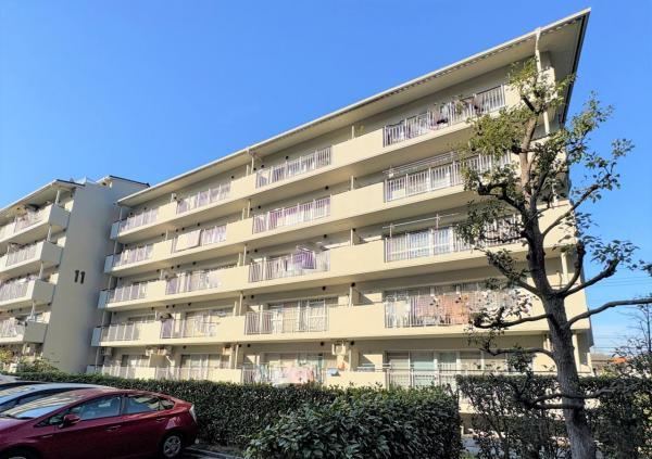 Spacious 4LDK Apartment in Soka - Photo 1