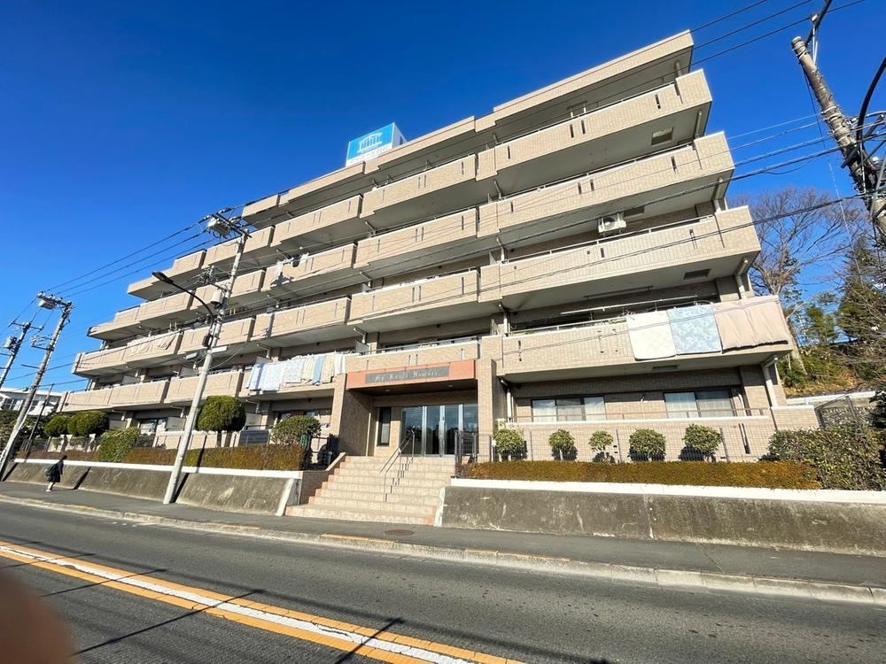 Welcoming 3LDK Apartment in Hamura - Photo 1