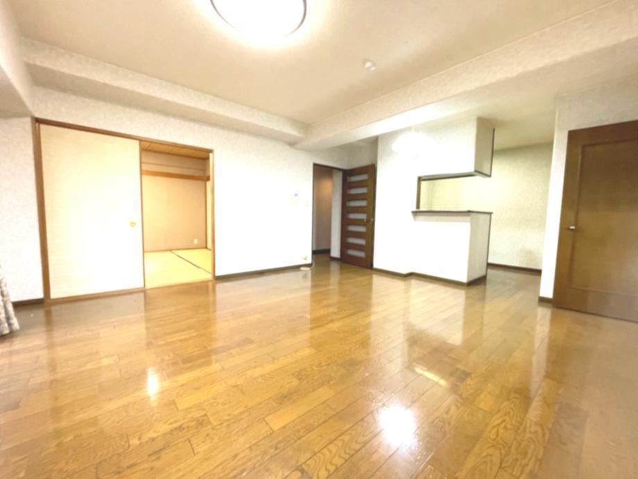 4LDK apartment in Higashi Ward, Hiroshima - Photo 1