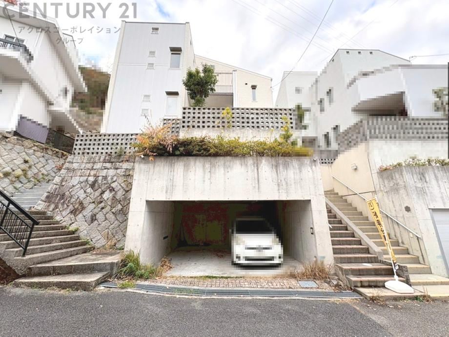 Beautiful 4LDK Home with Bay Views in Kurakuen - Photo 1