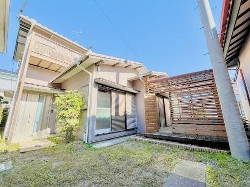 Bright 3LDK House with Deck in Central Hamamatsu - Photo 1