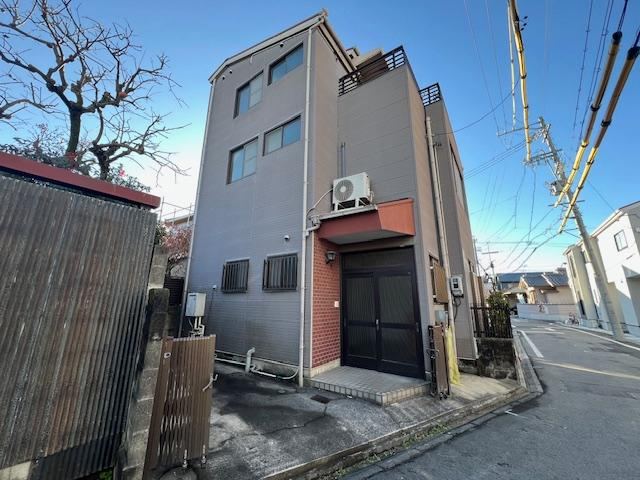 4LDK House Near Shonai-dori Station - Photo 1