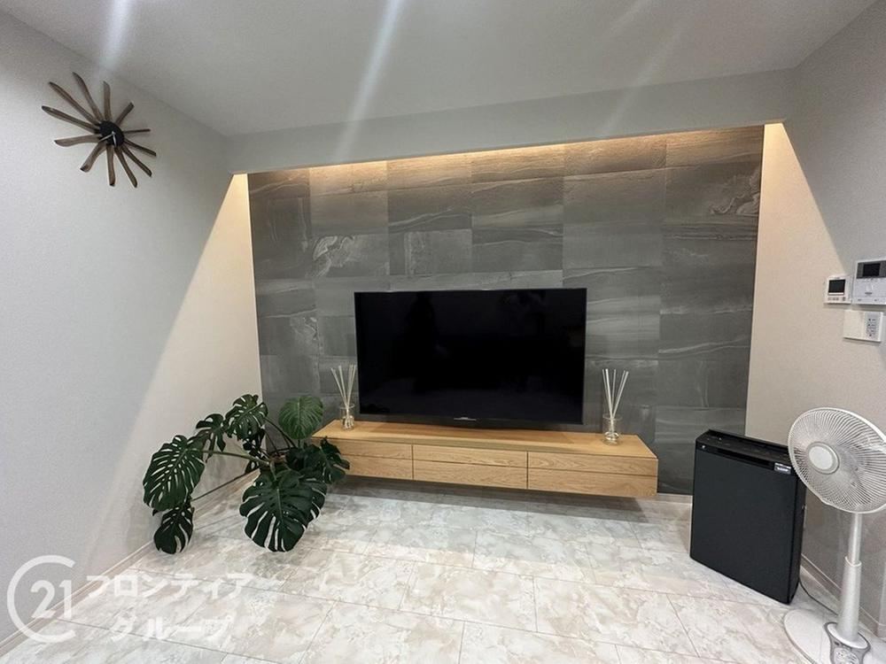 Modern 4LDK House Near Minato Station, Sakai City - Photo 1