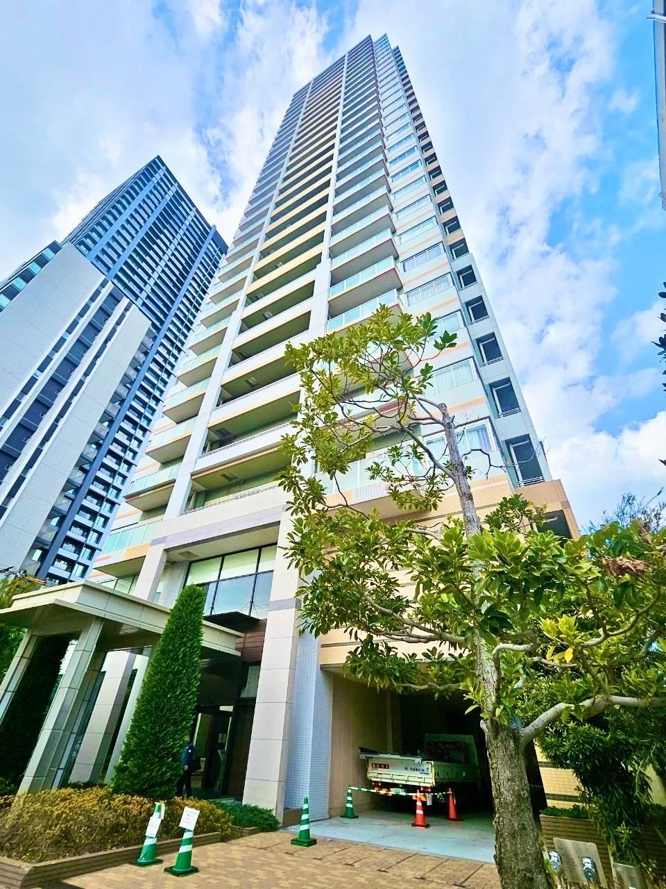 2LDK apartment in Kita Ward, Osaka - Photo 1