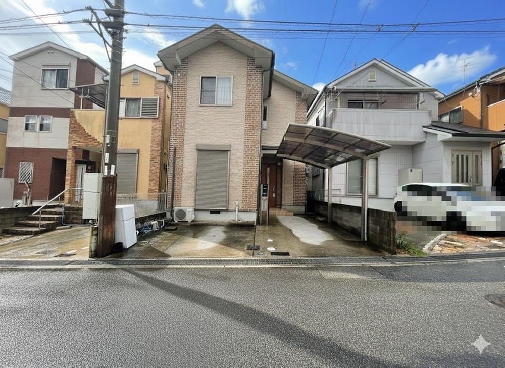 Economical All-Electric 4LDK House with Solar Power in Jiyugaoka, Osaka - Photo 1