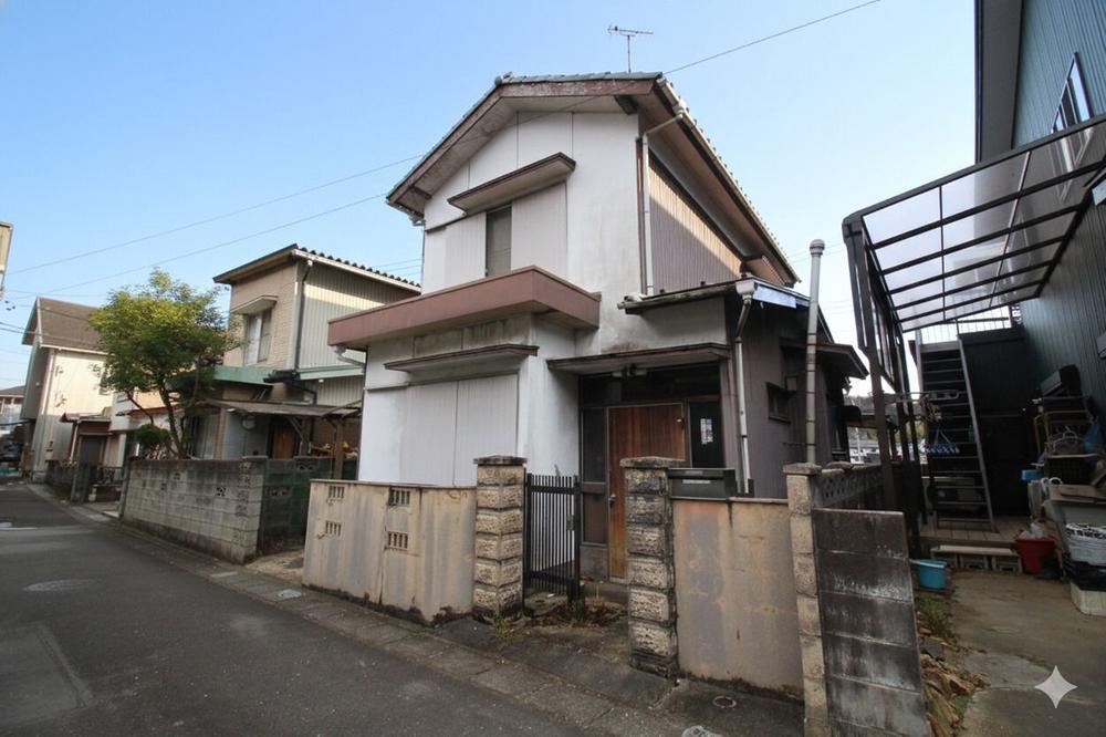 Bright 4K House Near Fujikawa Station - Photo 1