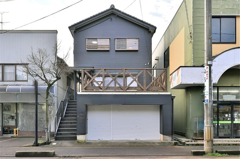 5LDK House with Inner Garage in Yoshida - Photo 1