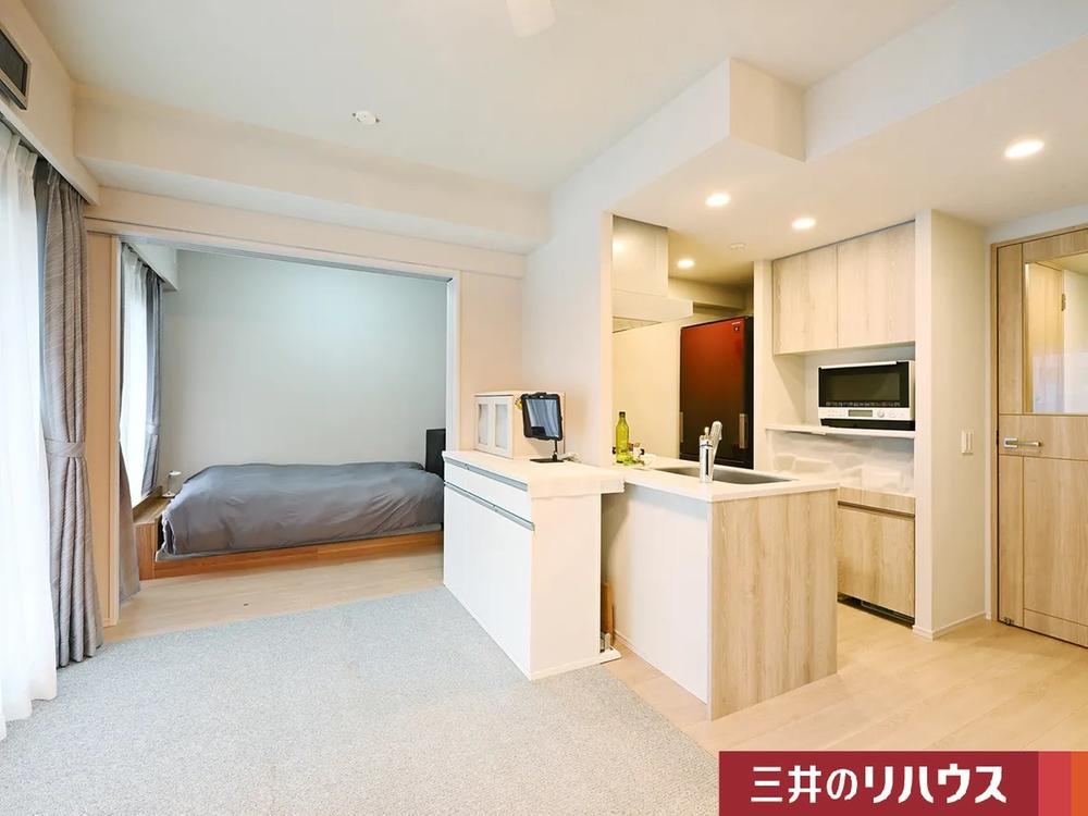 Modern 2DK Apartment in Uesugi, Sendai - Photo 1