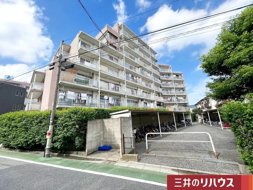 Spacious 3DK Apartment in Sakashita, Tokyo - Photo 1
