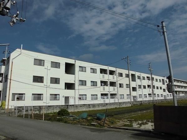 3DK apartment in Wakayama, Wakayama - Photo 1