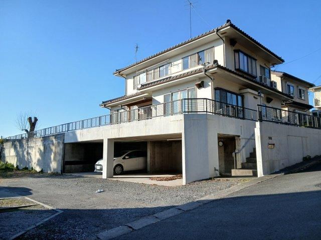 Spacious 4LDK House with Garden in Shimo-Karako - Photo 1