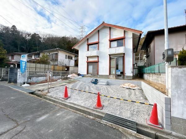 Luxurious 4LDK+S House in Kita, Kobe - Photo 1