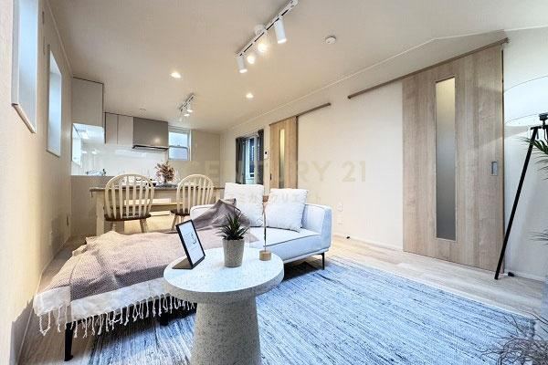 Renovated 4LDK Home in Setagaya - Photo 1