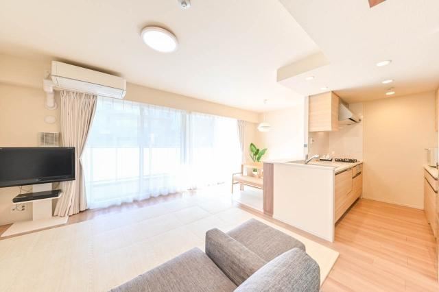 Large-Scale 3LDK Apartment in Tsurumi - Photo 1