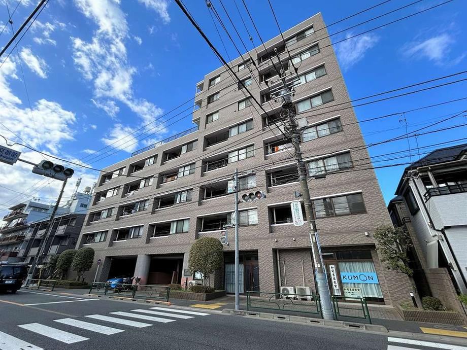 South-East Facing 3LDK Apartment on 5th Floor in Edogawa - Photo 1
