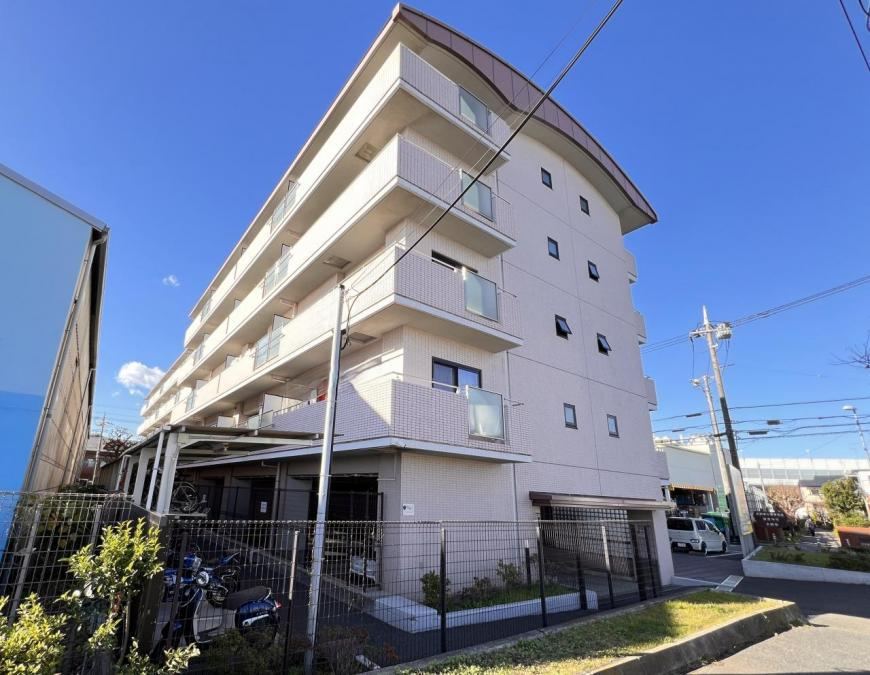 Charming 3LDK Apartment Near Yamato Station - Photo 1