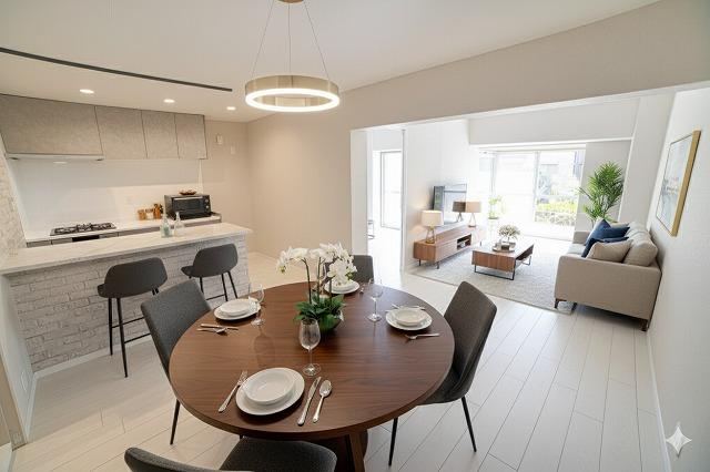 2LDK apartment in Suminoe Ward, Osaka - Photo 1