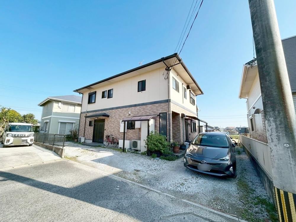 Spacious 5LDDKK+2S Home Near School in Yukuhashi - Photo 1
