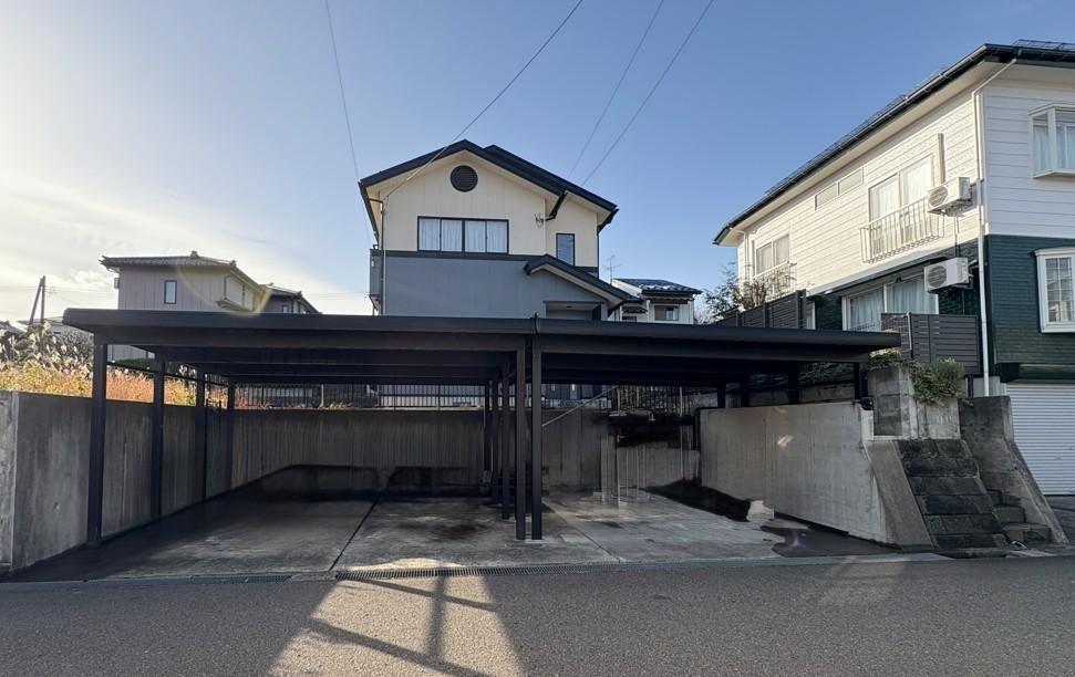 Spacious 4LDK Home with Garden in Joetsu - Photo 1