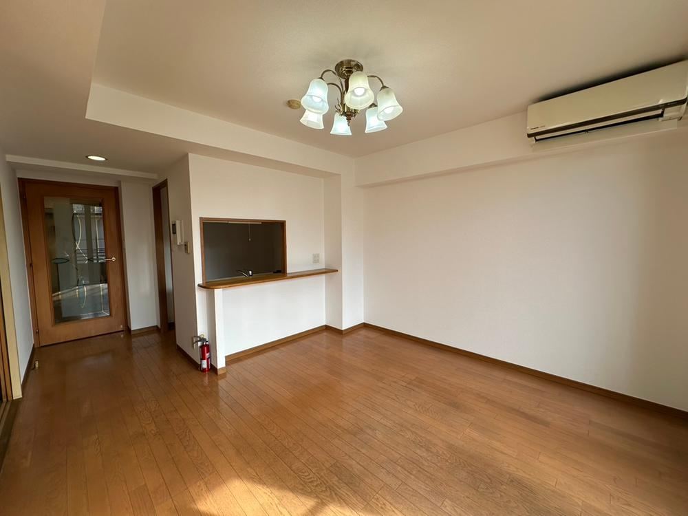 Stylish 3LDK Apartment in Fuchu Central - Photo 1