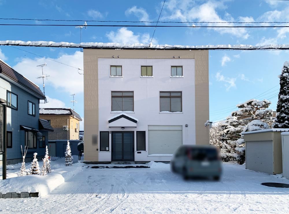 Large 9LDK Home in Asahikawa - Photo 1