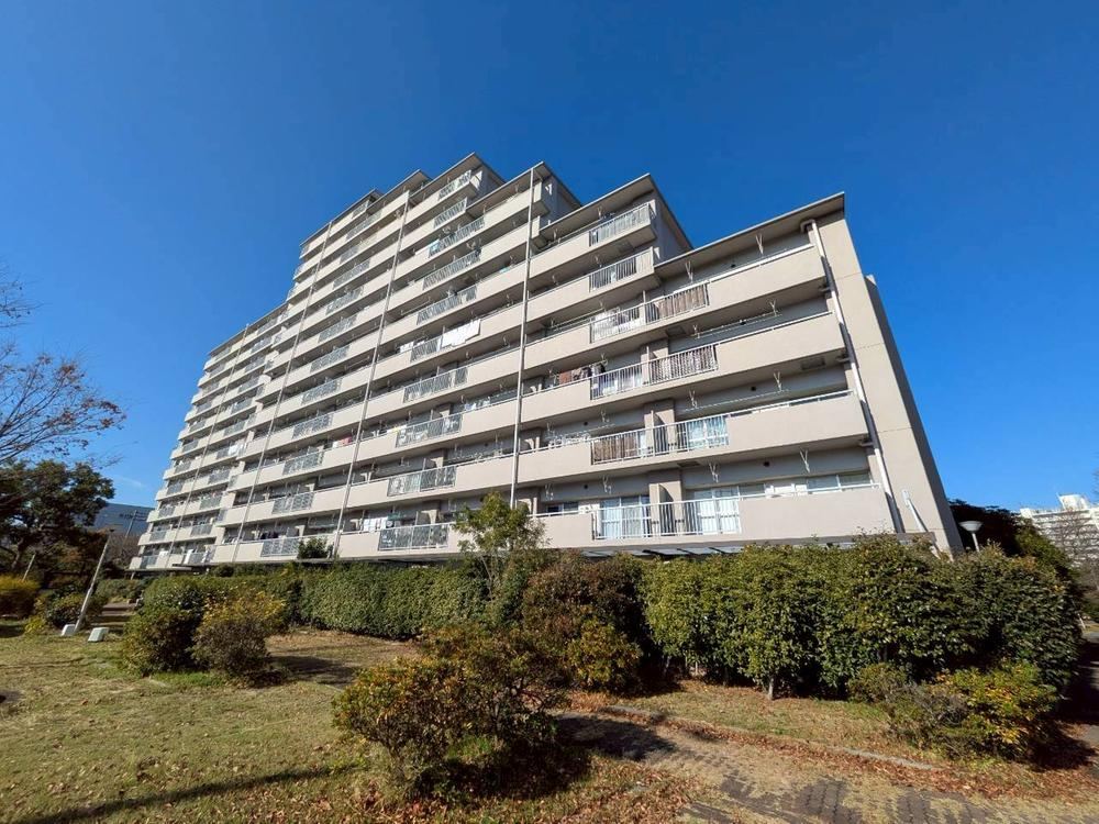 4LDK apartment in Suminoe Ward, Osaka - Photo 1