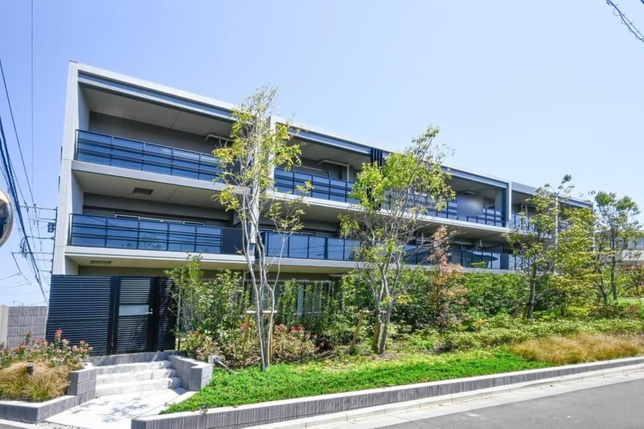 New 3LDK Apartment with Private Garden - Photo 1