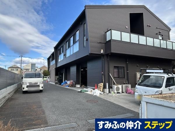 Office-Residential Combo in Kodaira - Photo 1