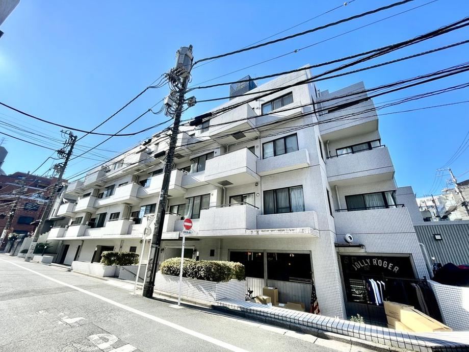 2LDK apartment in Shibuya Ward, Tokyo - Photo 1