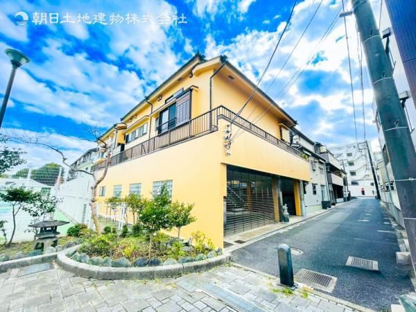 Spacious Detached House with Parking for 4 Vehicles in Isogo - Photo 1