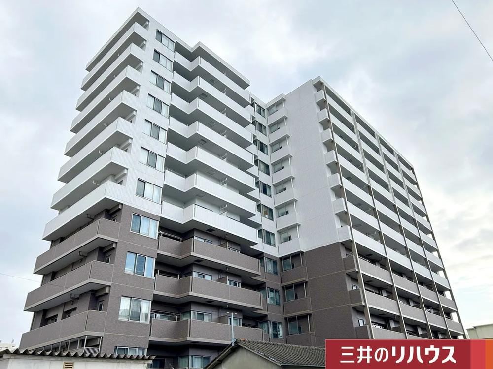 Modern 3LDK Apartment in Haramachi - Photo 1