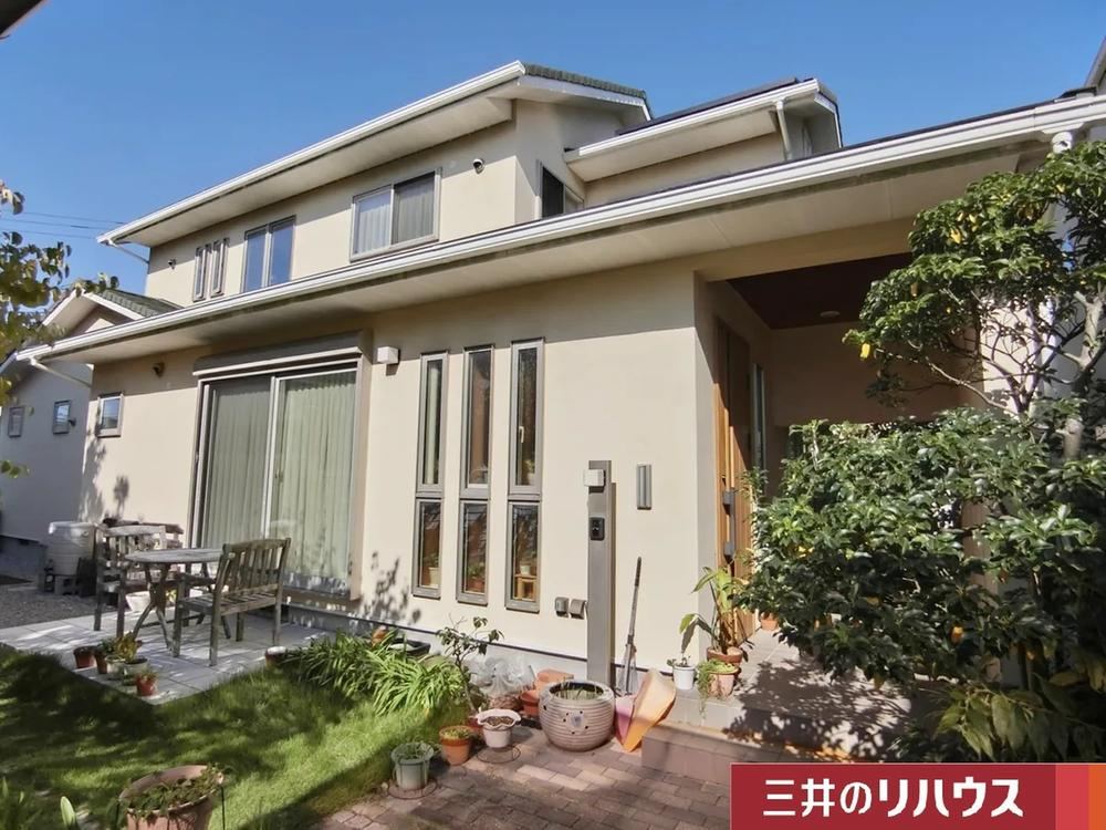 Spacious 5LDK House with Modern Features in Fujisawa - Photo 1