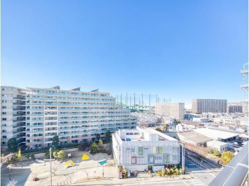 10th Floor Corner Unit with Great Views - Photo 1