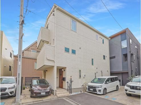 Custom Home Built by Yamada S-by-Eru with High Seismic Rating - Photo 1