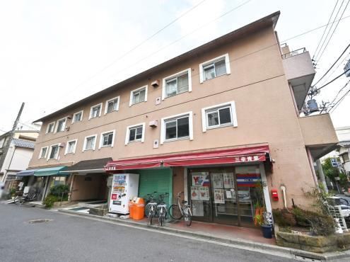 Stylish 2LDK Apartment Near Oguk Station - Photo 1