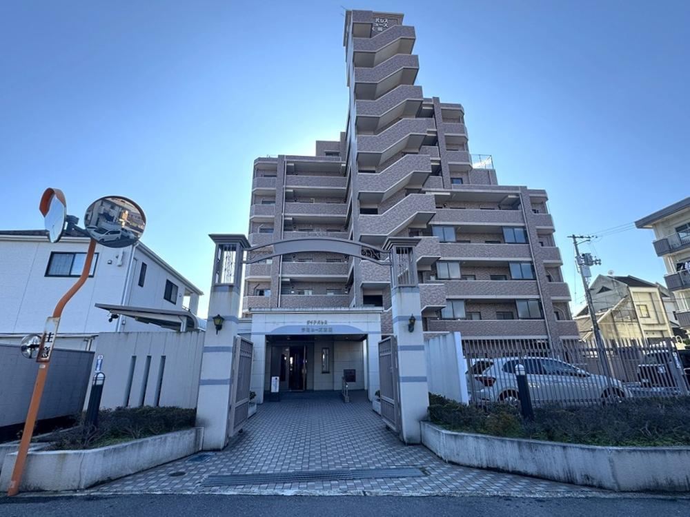 3LDK+S apartment in Takamatsu, Kagawa - Photo 1