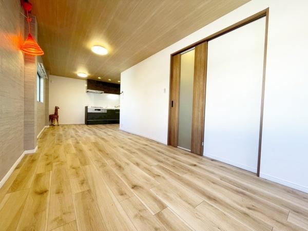 Spacious 3LDK House with Parking in Amagasaki - Photo 1