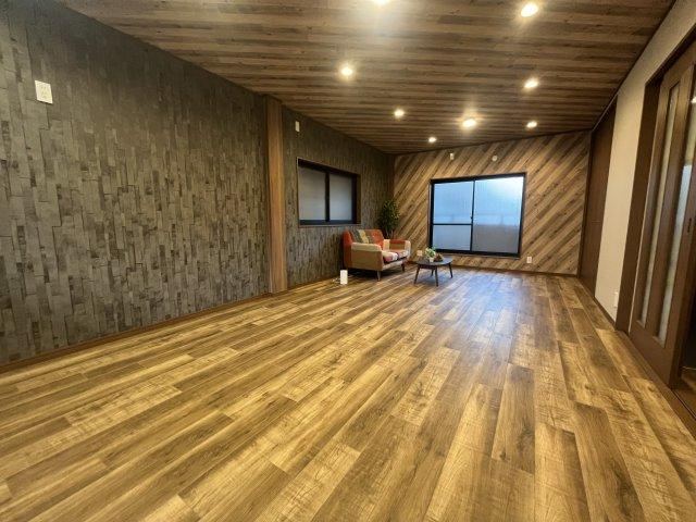 Updated 4LDK House in Inaba - Photo 1