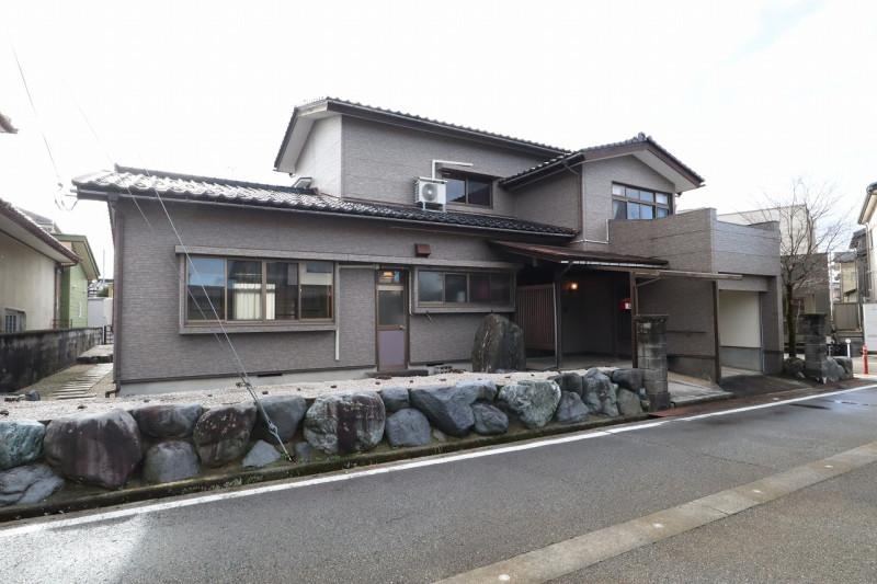 Sunny 7DK House in Toyama City - Photo 1