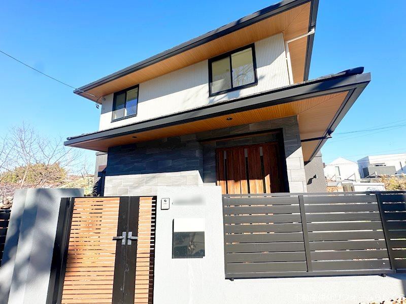 Stylish 5LDK Detached House in Hinano-cho - Photo 1