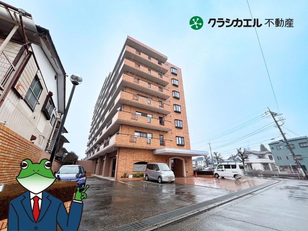 Bright 3LDK Apartment with Southwest Views - Photo 1