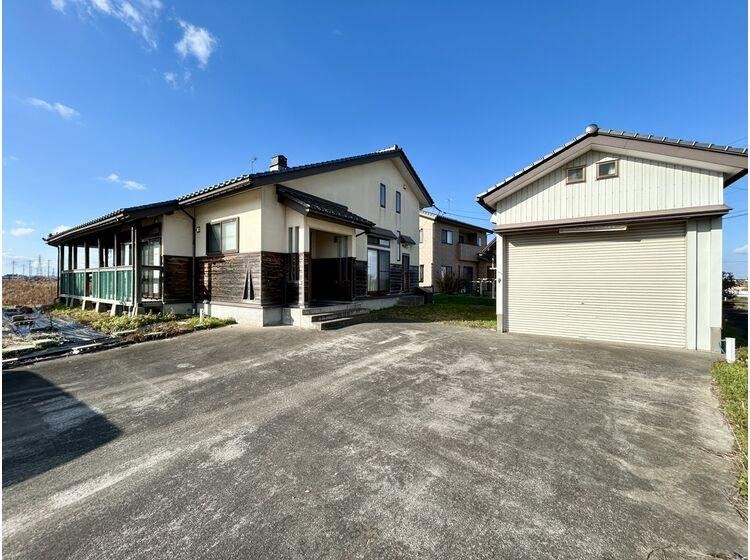 Nature-Filled Home Near Amenities in Kamiichi - Photo 1